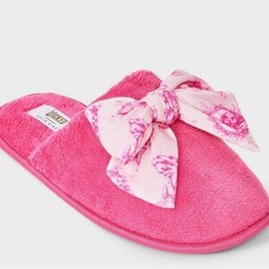 In hand Wicked x Katie Kime Women’s Graphic Slippers - Pink | NWT